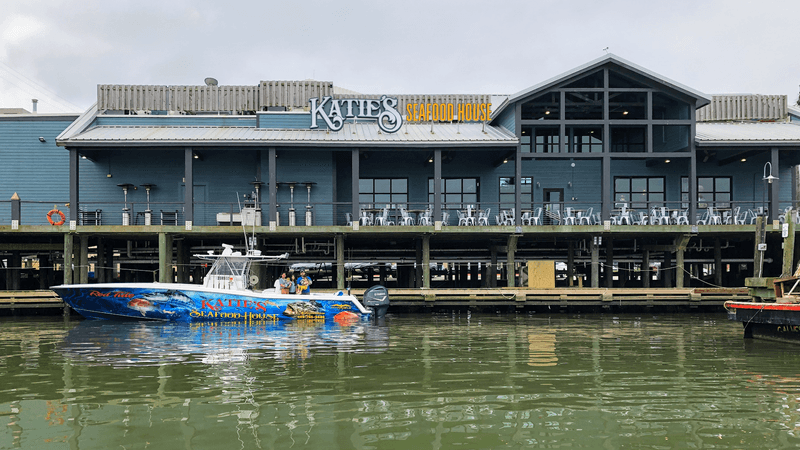 Distinctive Dockside Vibe