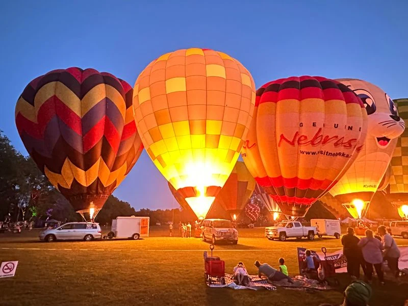Night Glow: Magical Evening Light Displays