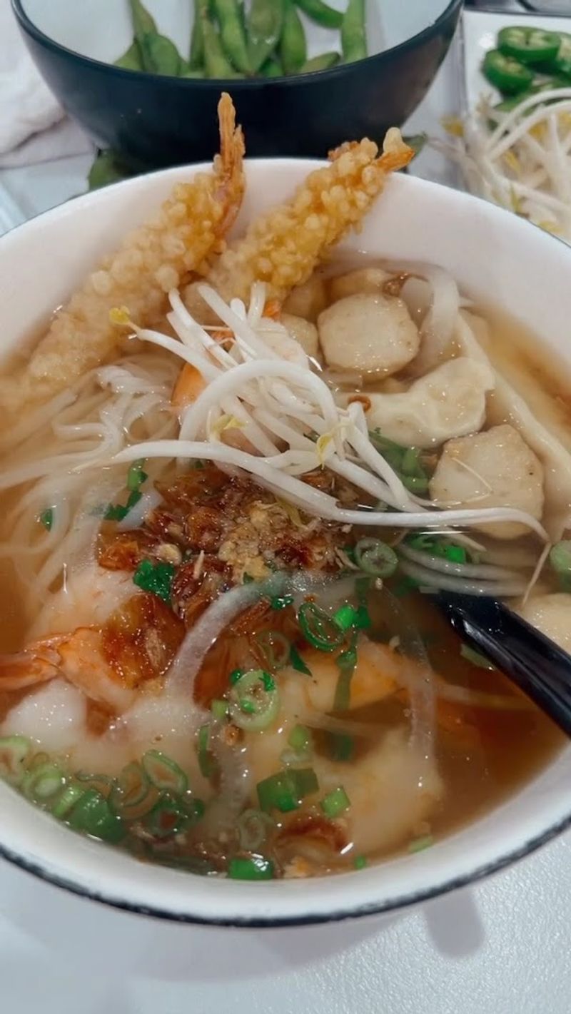 Shanghai Dumpling Soup &mdash; Comfort in a Bowl