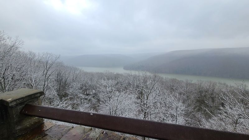 Stunning Winter Views at Rimrock Overlook