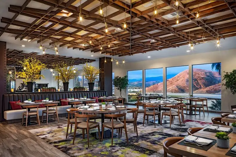 A Sophisticated Setting Inside the DoubleTree Hotel Pomona