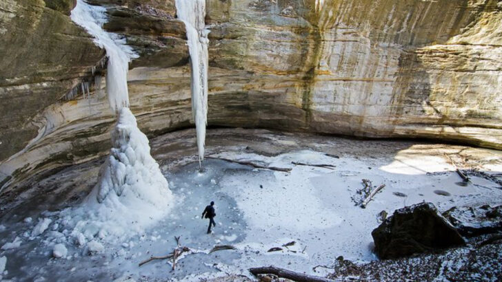 This 18-Canyon Illinois State Park Has Frozen Waterfalls That Look Straight Out of Iceland