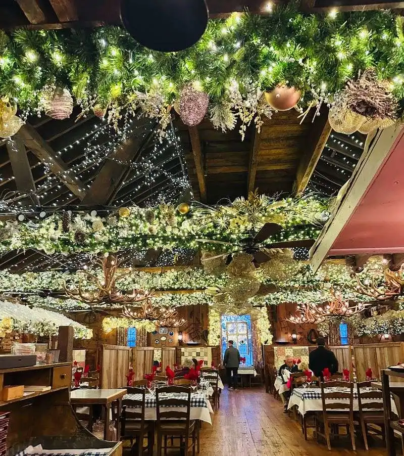 The Holiday Ambiance That Steals The Show