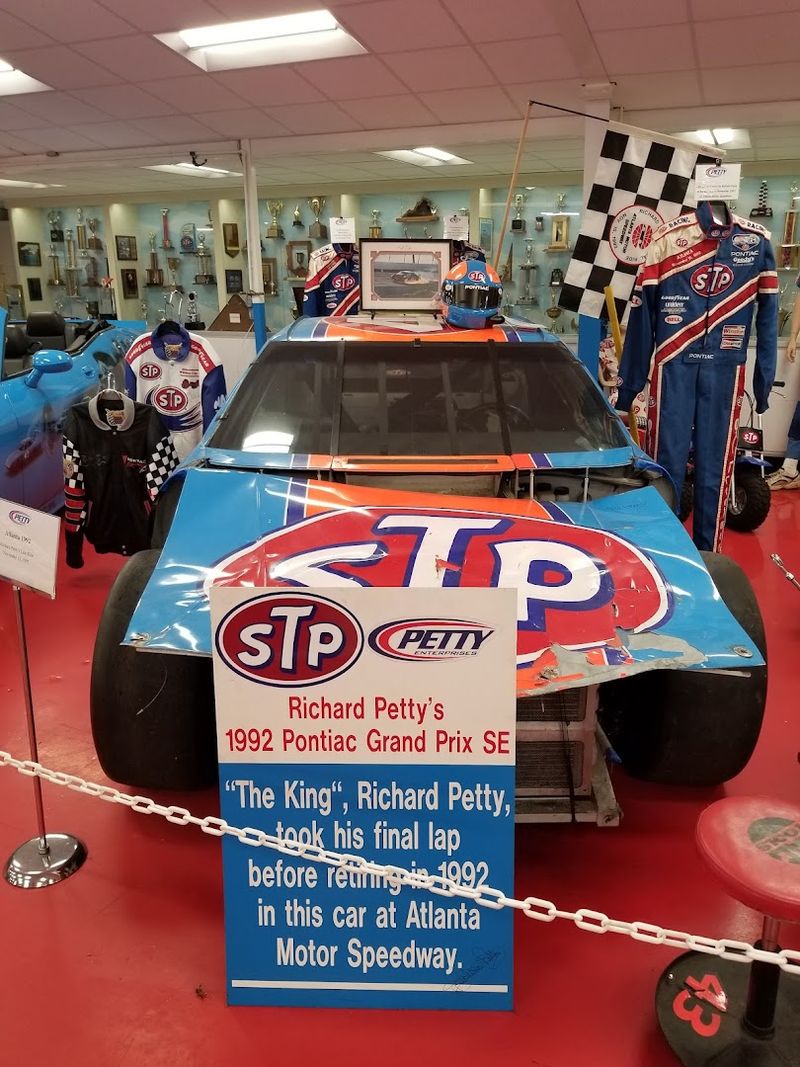 Start at the King&rsquo;s Crown: Signature Cars and Trophies Gallery