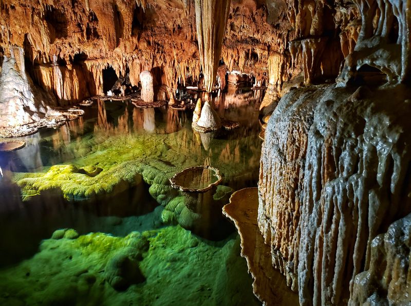 Onondaga Cave Tour