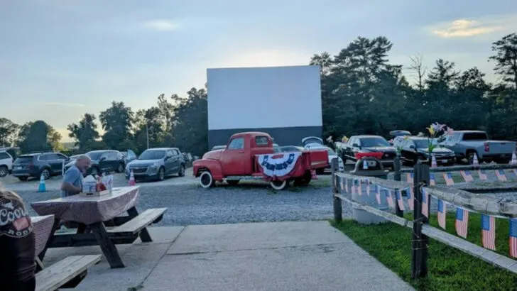 This Old-School Georgia Drive-In Theater Still Turns Dark Skies Into Movie Nights