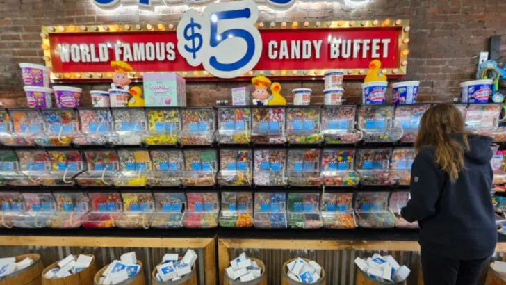 This Pittsburgh candy buffet lets you build the kind of candy bag you dreamed about as a kid