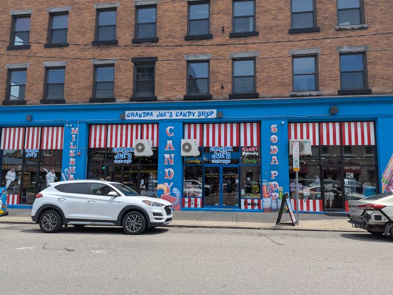 Planning your visit: hours, location, vibe