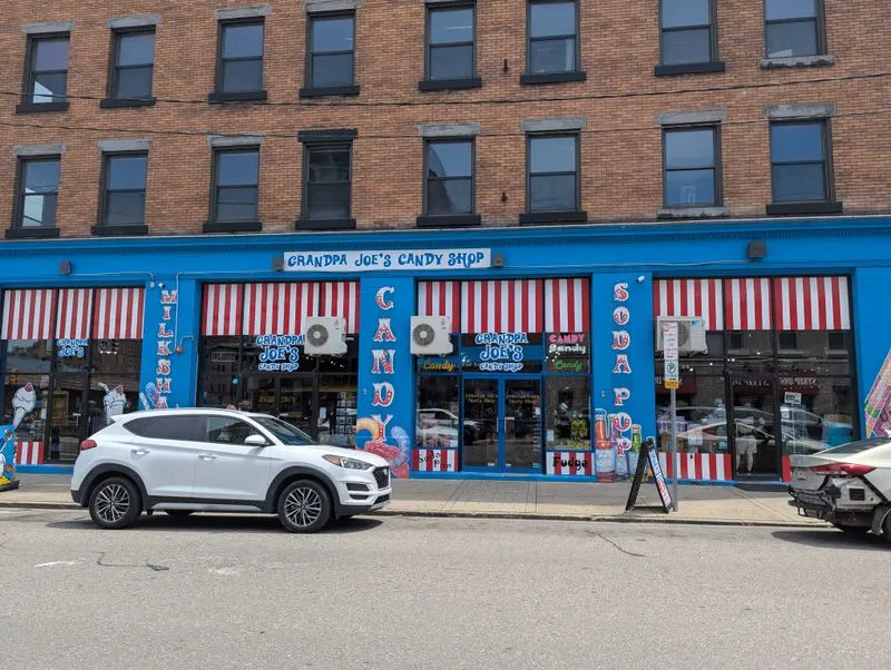 Planning your visit: hours, location, vibe