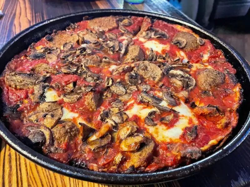 Pequod&rsquo;s Pizza