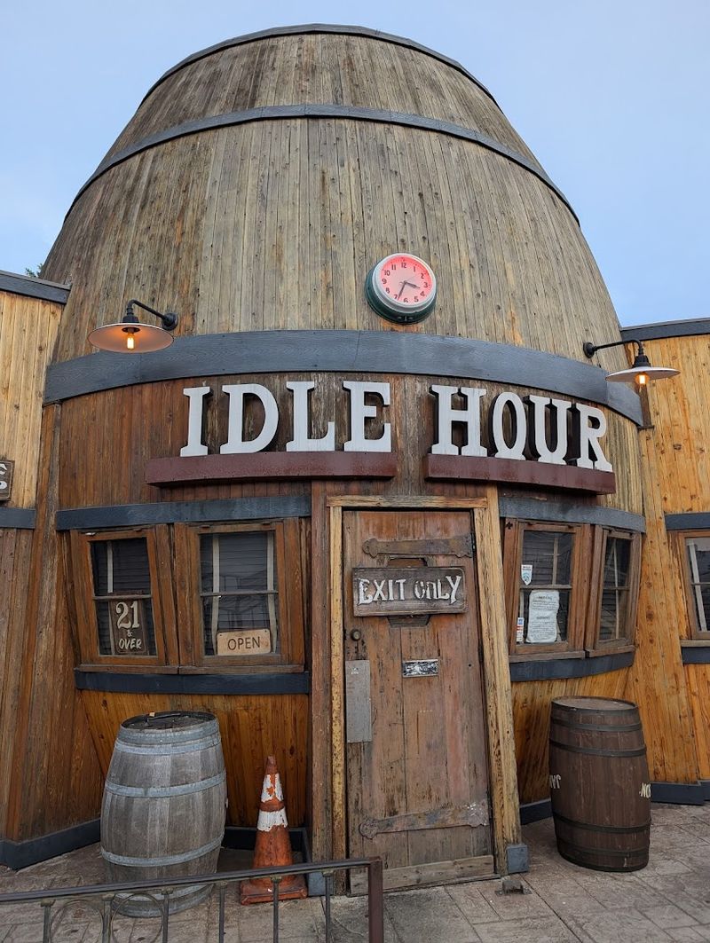 Idle Hour (The Giant Barrel Restaurant) &mdash; North Hollywood, CA