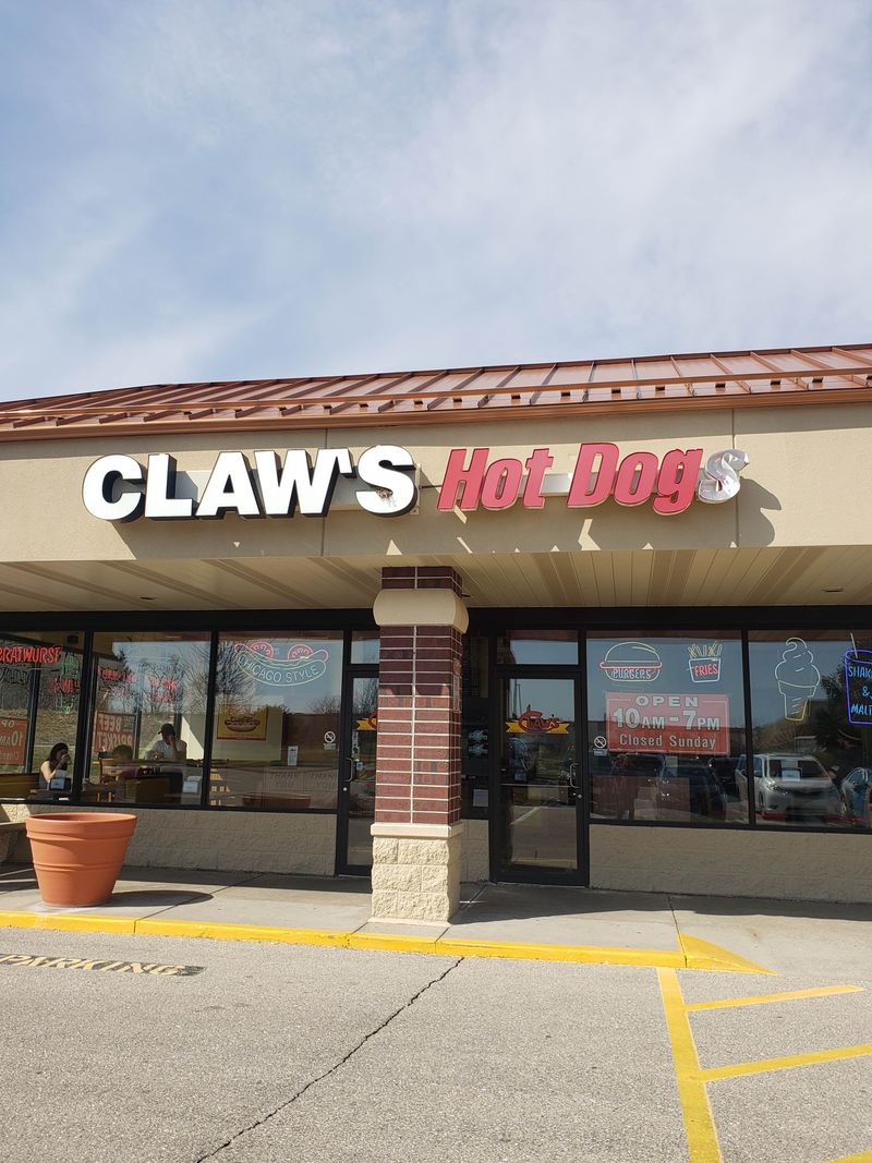 Claw&rsquo;s Hot Dogs & Beef &mdash; Lake Geneva, WI