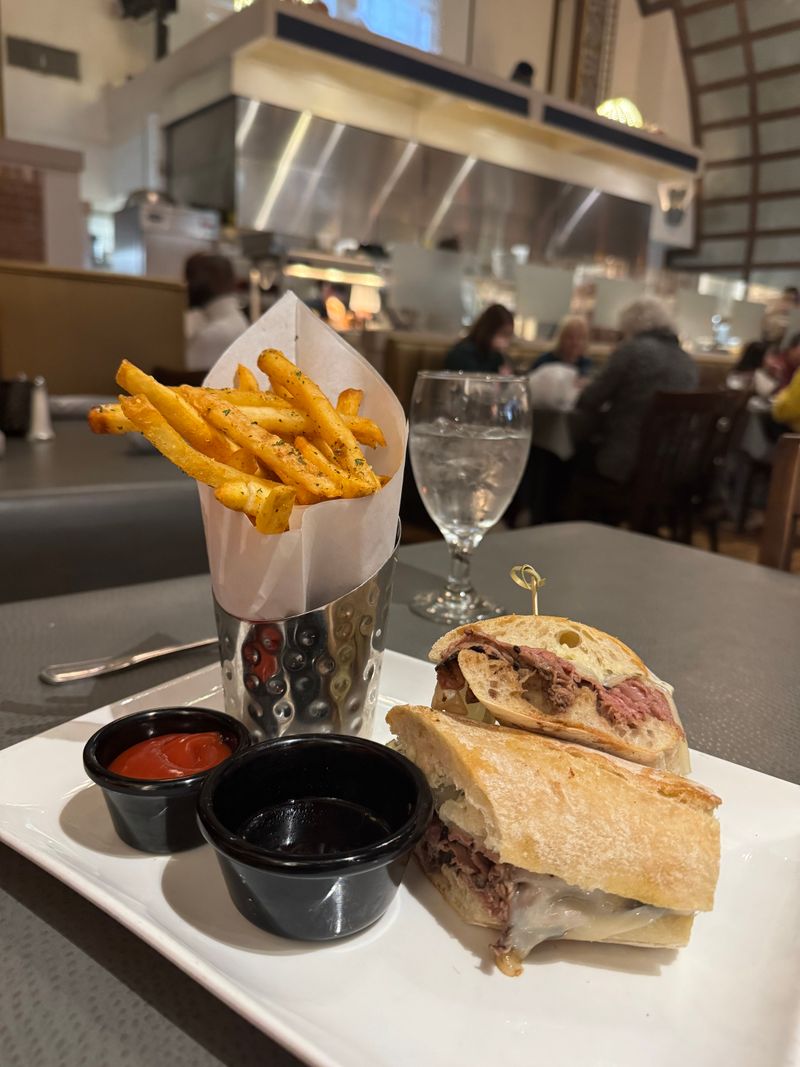 Weekend Brunch and Sunday Crowd