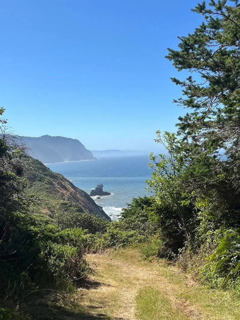 Hiking to Needle Rock