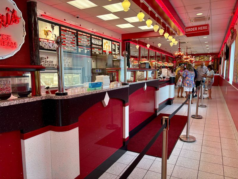 Sarris Candies Ice Cream Parlor &mdash; Canonsburg, PA