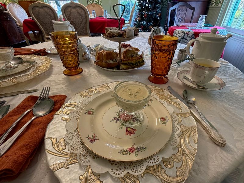 The Emerald Chandelier &mdash; Griffin, GA