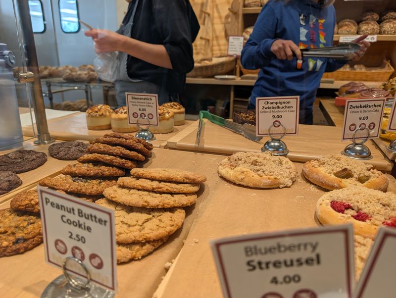 Aki&rsquo;s Bread Haus &mdash; Minneapolis, MN