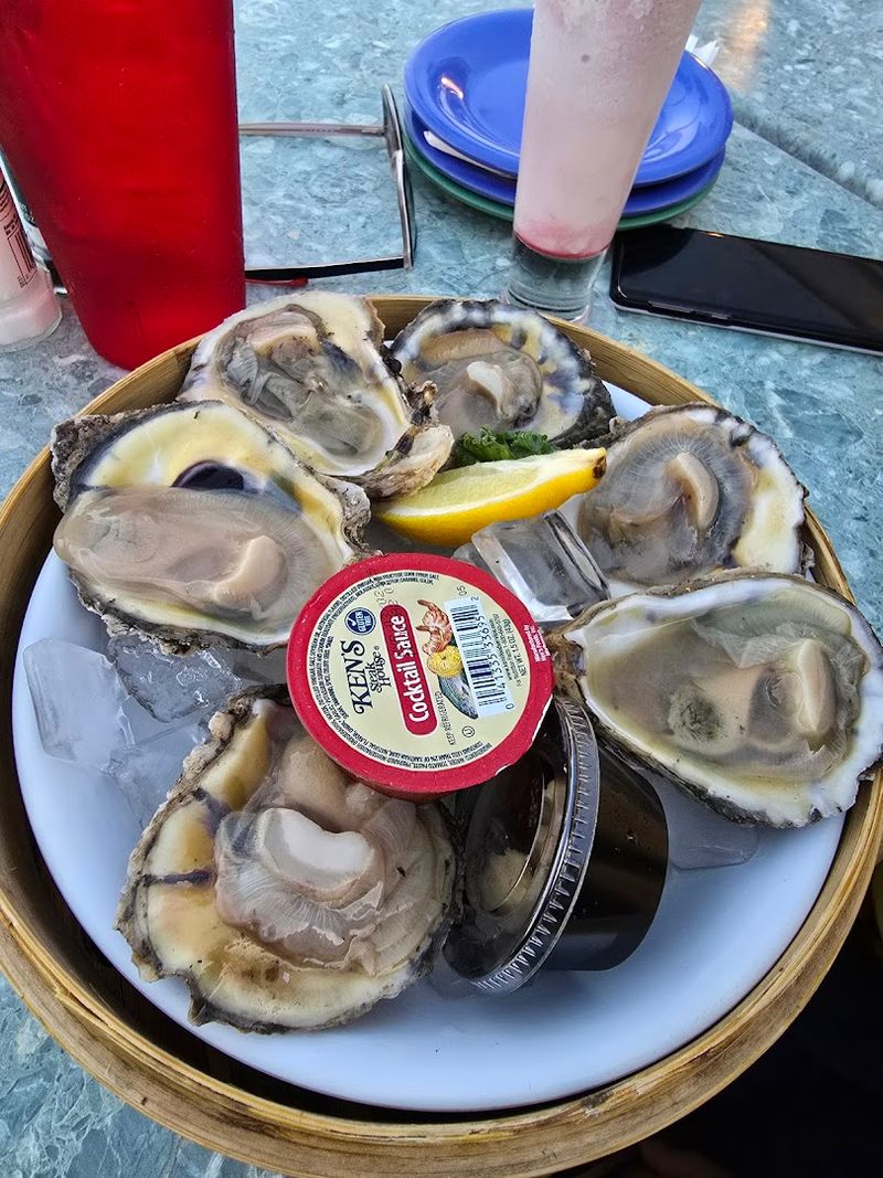 Hearty Seafood Plates That Deliver