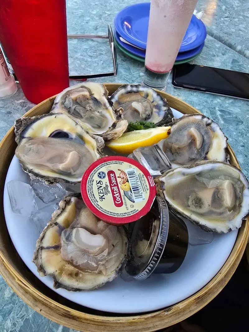 Hearty Seafood Plates That Deliver