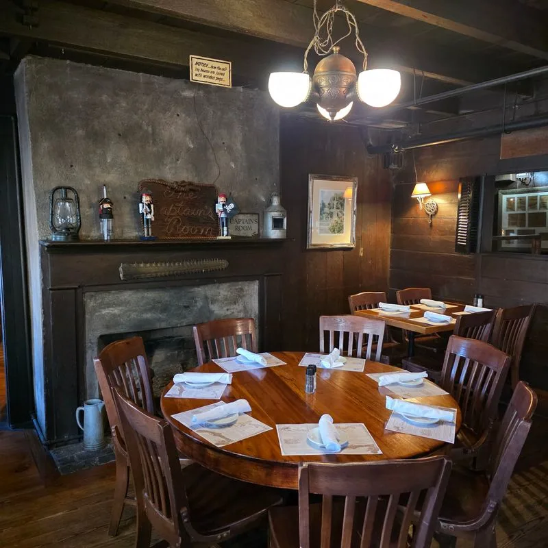 Practical notes: service, accessibility, and value