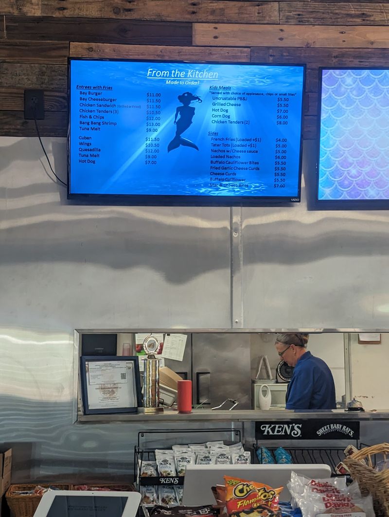 Food, drinks, and nearby bites