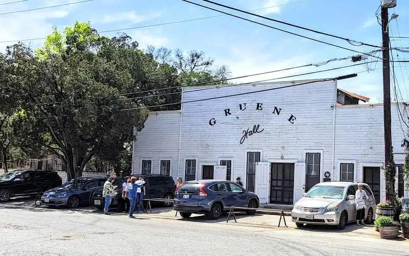 Make it a day: Gruene strolls, shopping, and river-time pairings