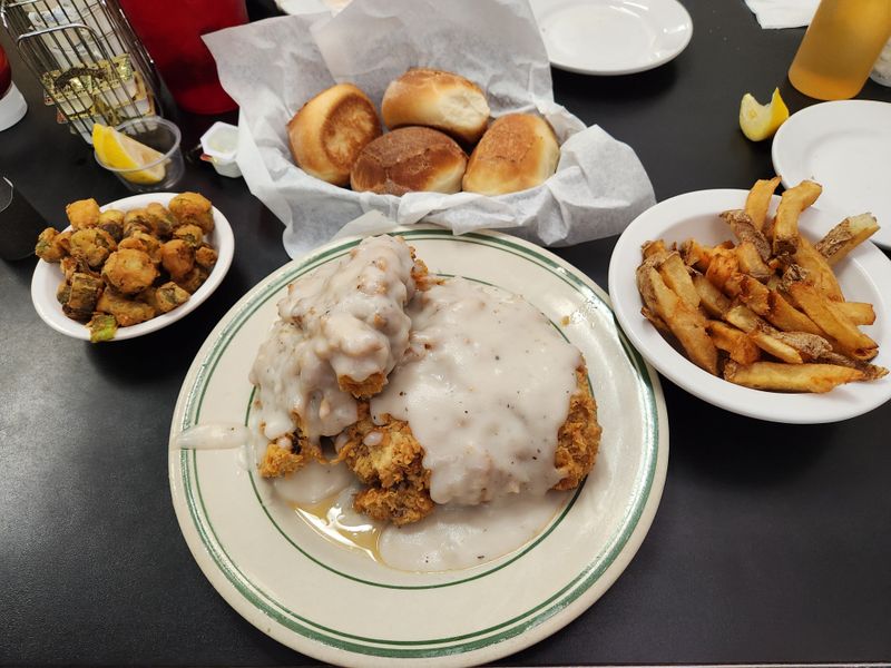 How To Order Like A Regular: Portions, Sides, And Gravy Strategy