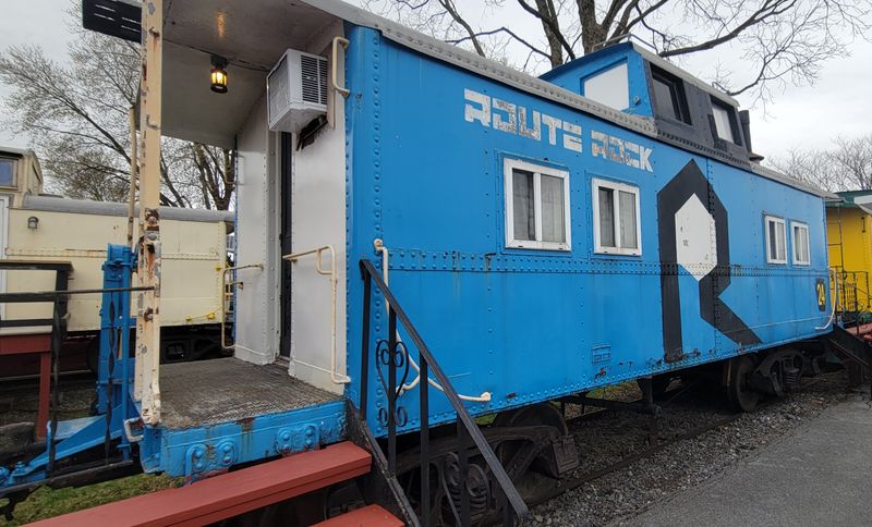 Choosing Your Railcar: Cabooses, Farmhouse Suites, and Conductor&rsquo;s Quarters