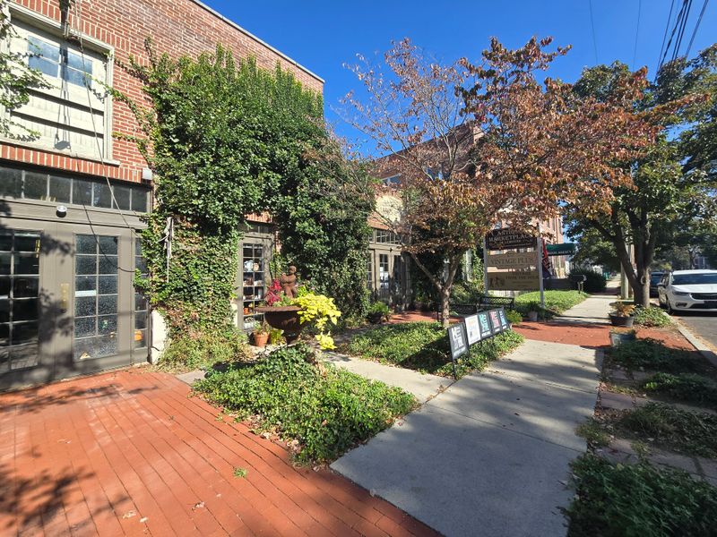 Location, hours, and planning tips