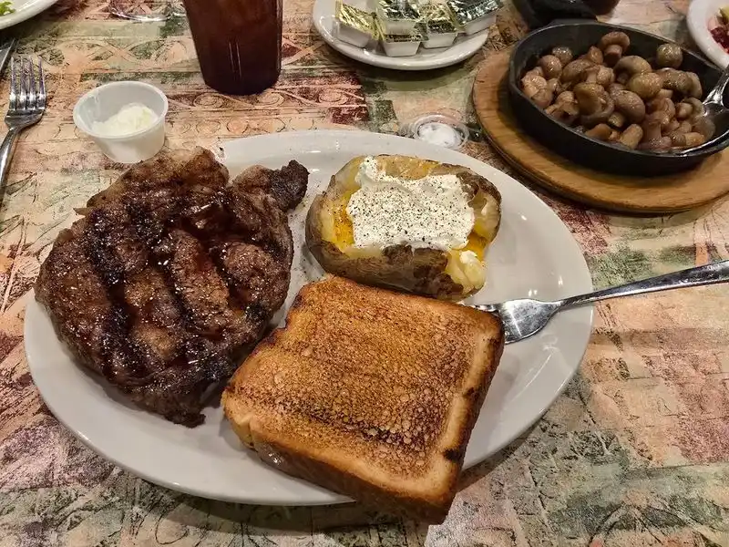 Alexander's Steakhouse (Peoria)