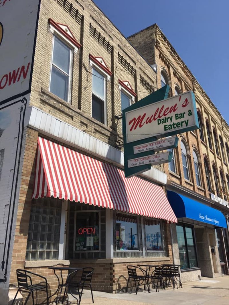 Mullen's Dairy Bar - Watertown