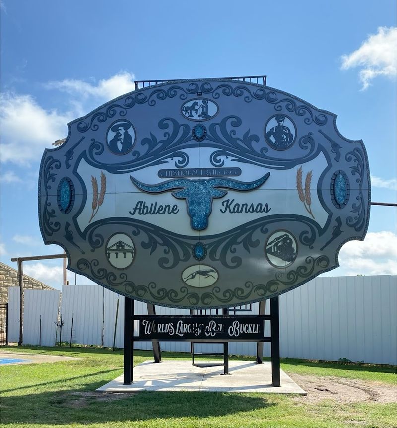 World&rsquo;s Largest Belt Buckle &mdash; Abilene, KS