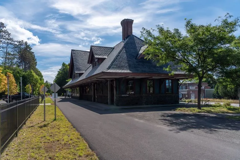 Trail Amenities and Access Points