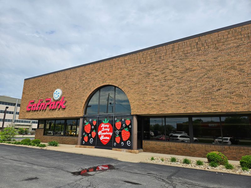 Eat&rsquo;n Park Family Restaurant &mdash; Various Locations, PA