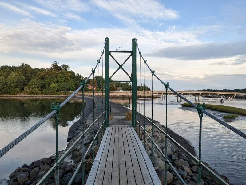 Wiggly Bridge Adventure