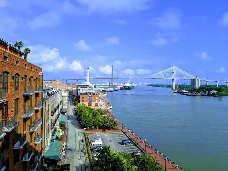 Savannah &mdash; Historic Charm Meets Outdoor Fun