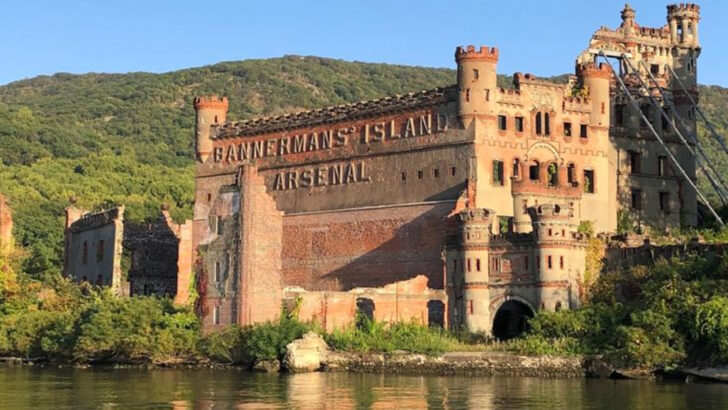 14 crumbling ruins across America that most people have no idea are open to the public