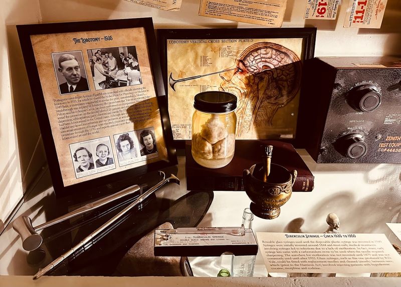 American Oddities Museum (Alton)