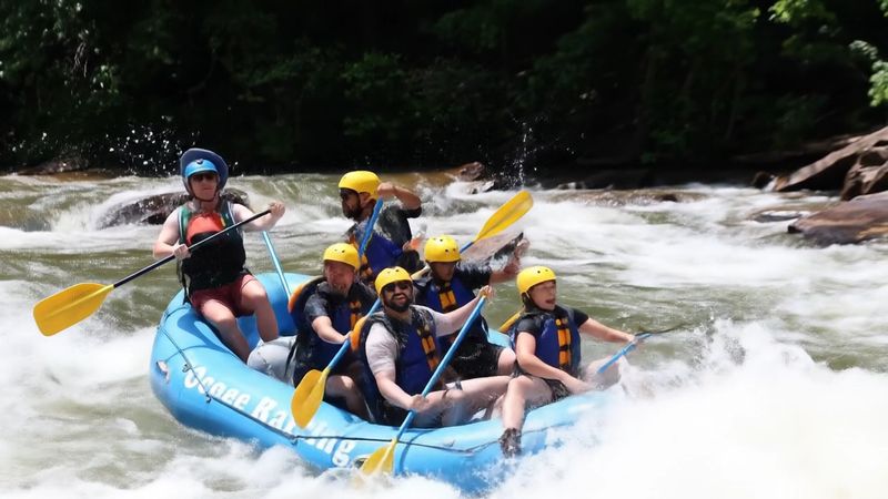 Whitewater Raft the Ocoee Middle Section