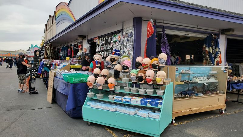 Thousands Of Vendors Create A Mini Shopping City