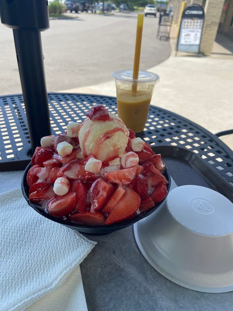 Bingsu and Seasonal Treats on Warm Days