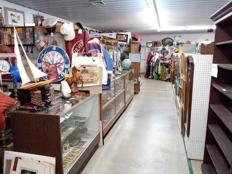 Multi-Vendor Treasure Hunt Under One Roof