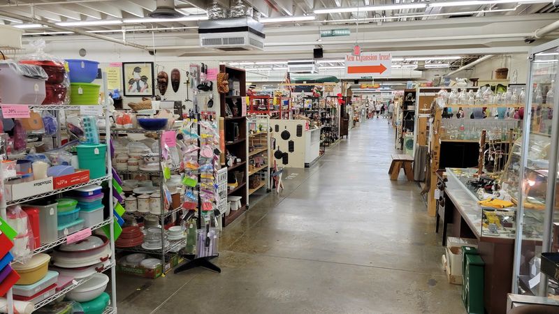 More Than 200 Antique Dealers Under One Roof