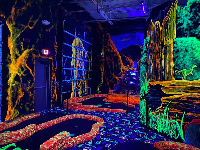 Standout Features Like Giant Dinosaurs and Ocean Scenes