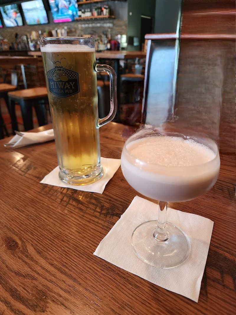 The Classic College Bar-Pizzeria Atmosphere