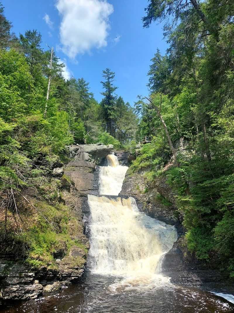 Raymondskill Falls