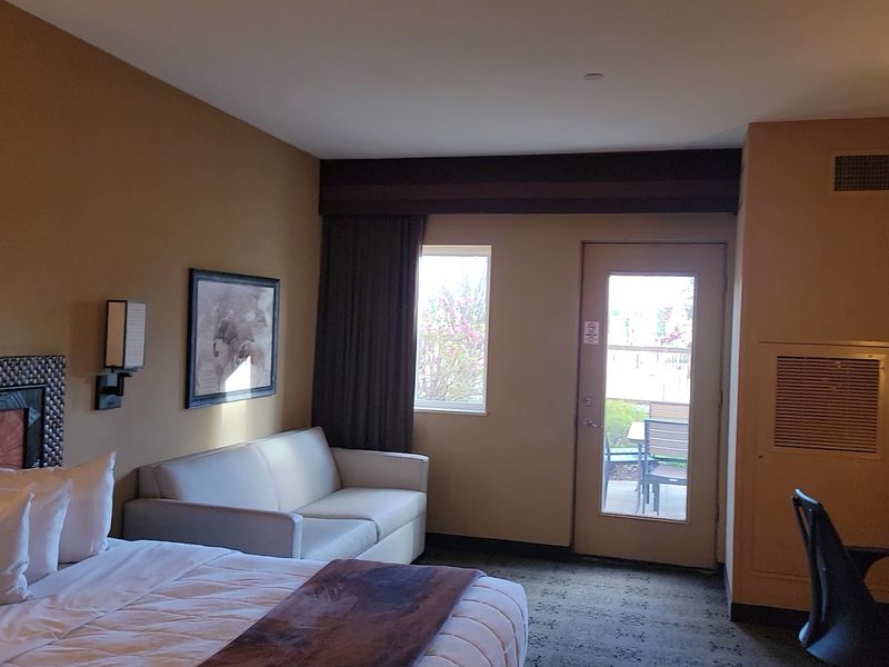 Rooms and Suites for Every Group