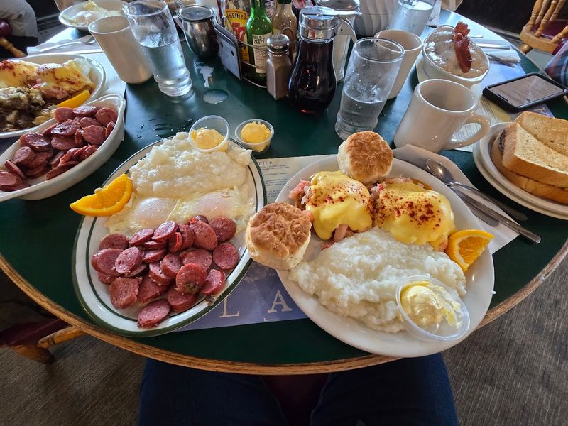 Alaska &mdash; Gwennie&rsquo;s Old Alaska Restaurant, Anchorage