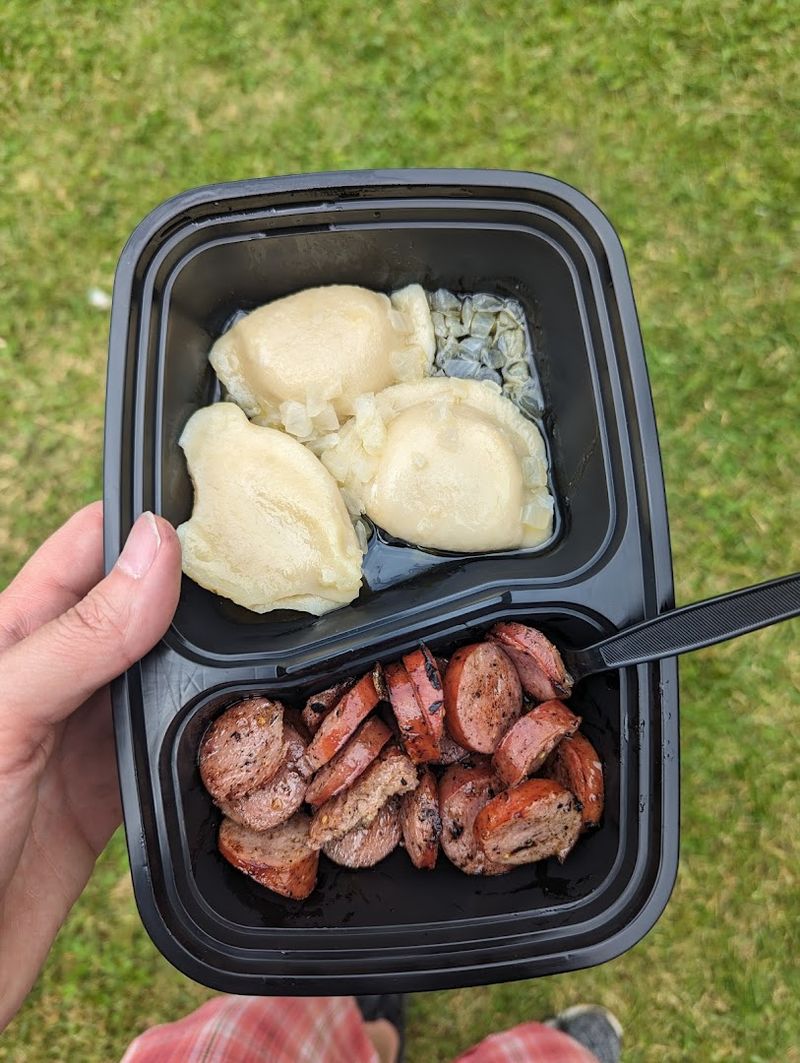 Fresh Food Vendors and Food Trucks Serving Up Hot Eats