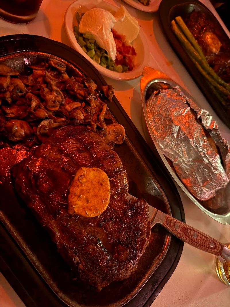 Beef 'n Bottle Steakhouse